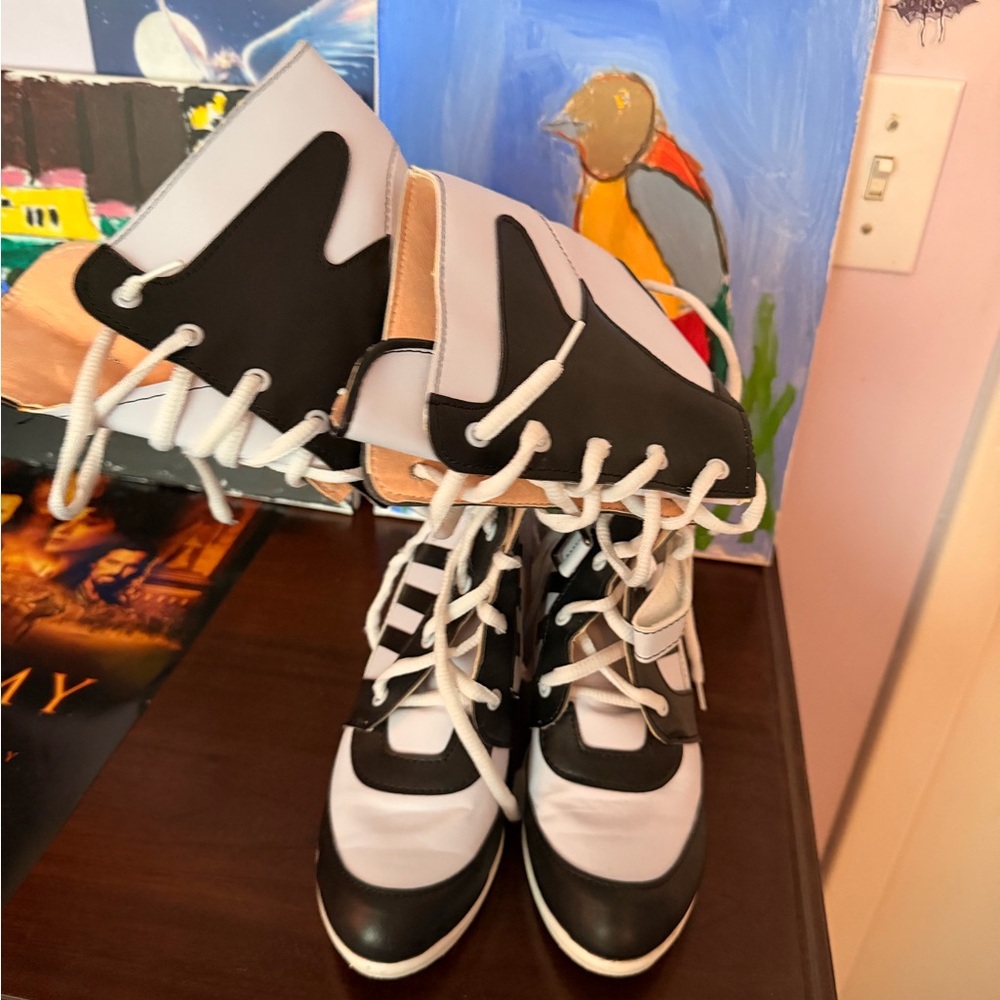 Black and White Harley Quinn High-Top Lace-Up Sneakers